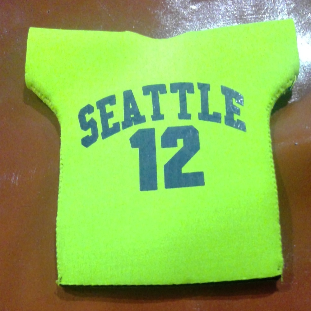 Seattle Seahawk 12th Fan bottle cozi